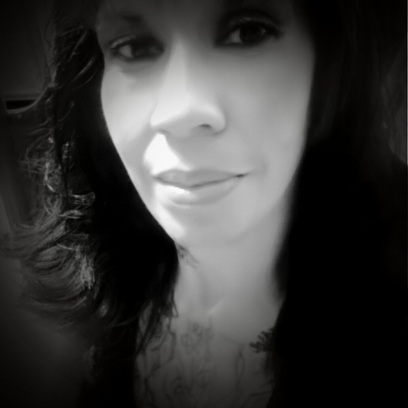 Meet your Posher, Renee - Picture 1 of 1